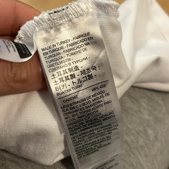 Classic White Tee-Shirt Levi’s size Large - Picture 6 of 7